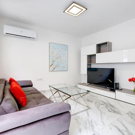 Cosy Apartment Steps To St George'S Bay St. Julian's Exterior foto