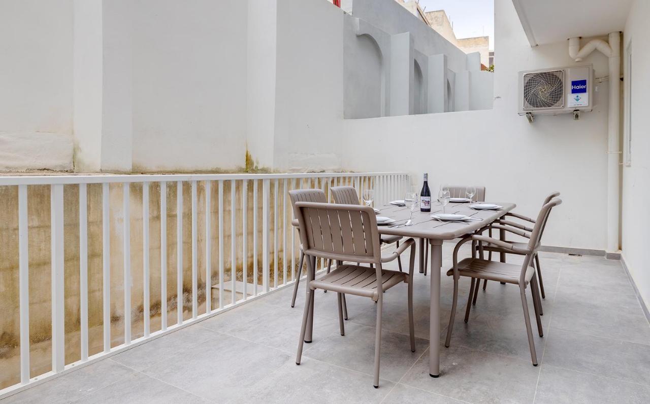 Cosy Apartment Steps To St George'S Bay St. Julian's Exterior foto