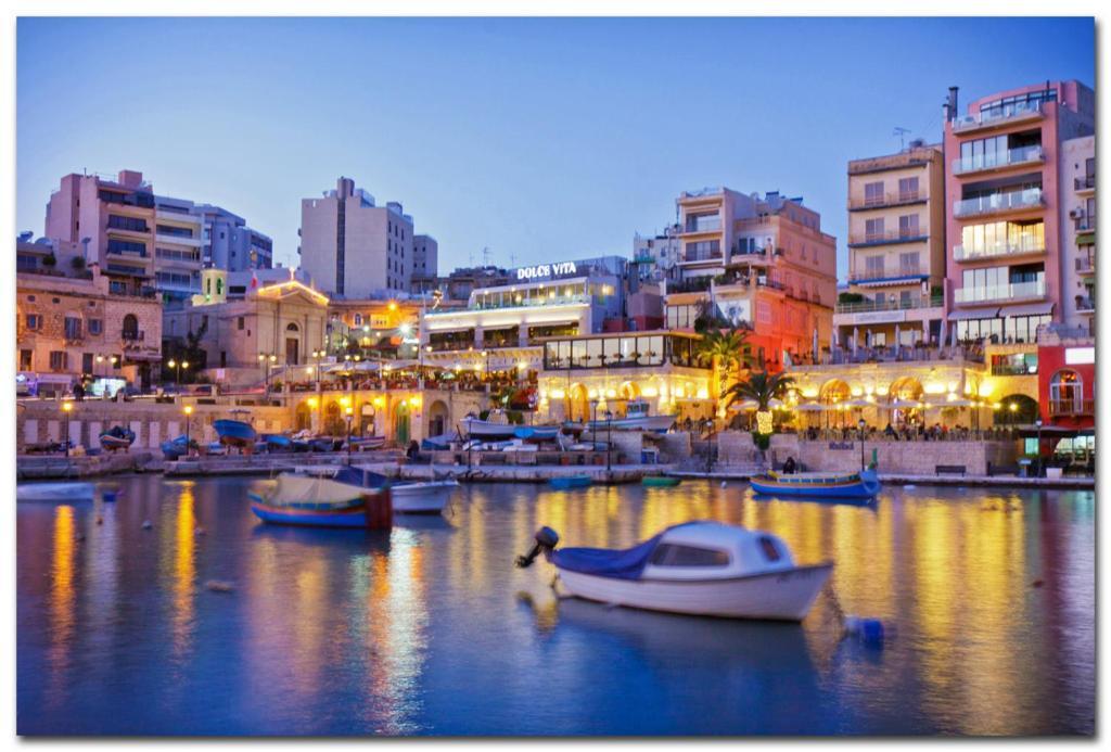 Cosy Apartment Steps To St George'S Bay St. Julian's Exterior foto