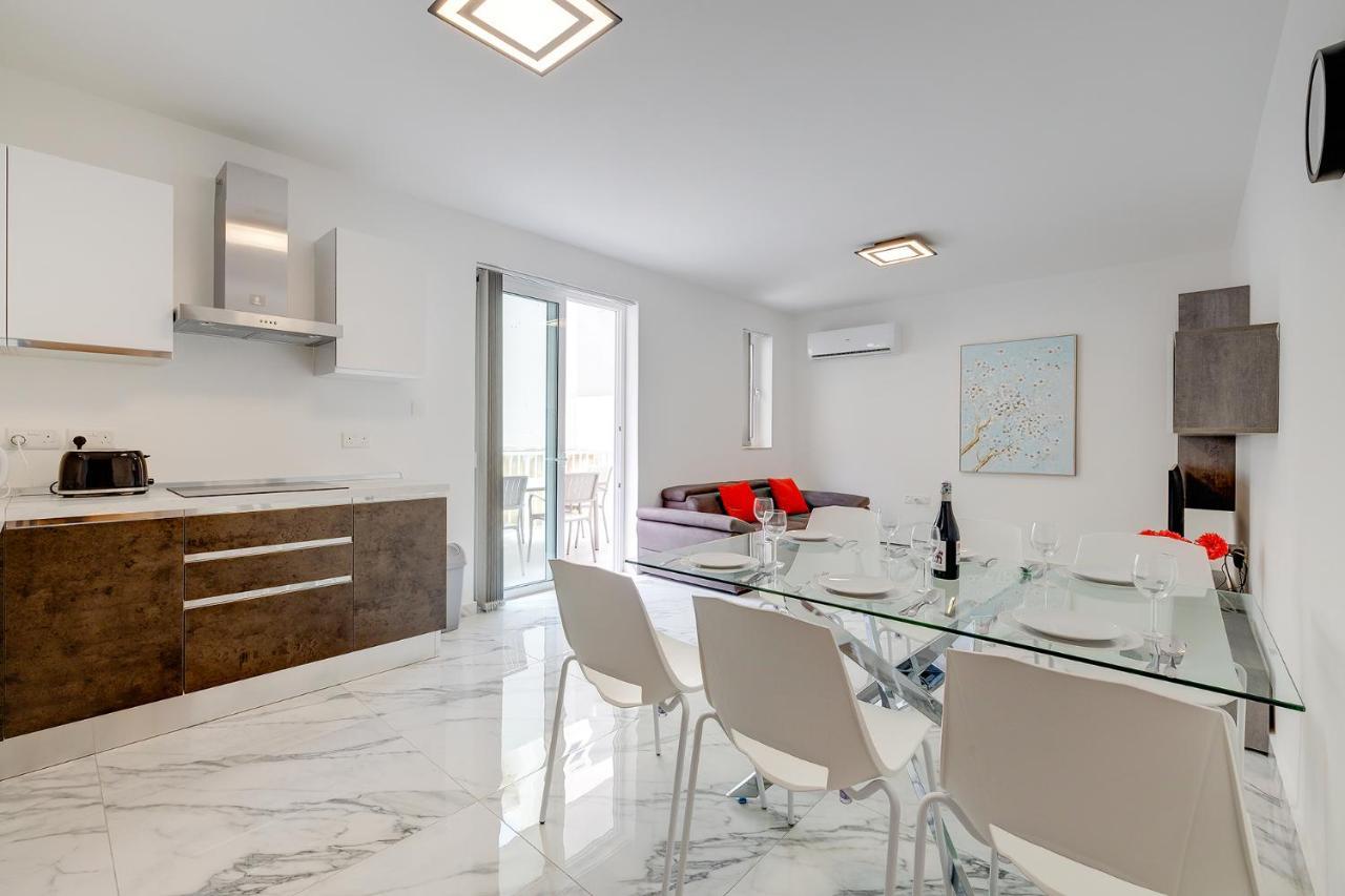 Cosy Apartment Steps To St George'S Bay St. Julian's Exterior foto